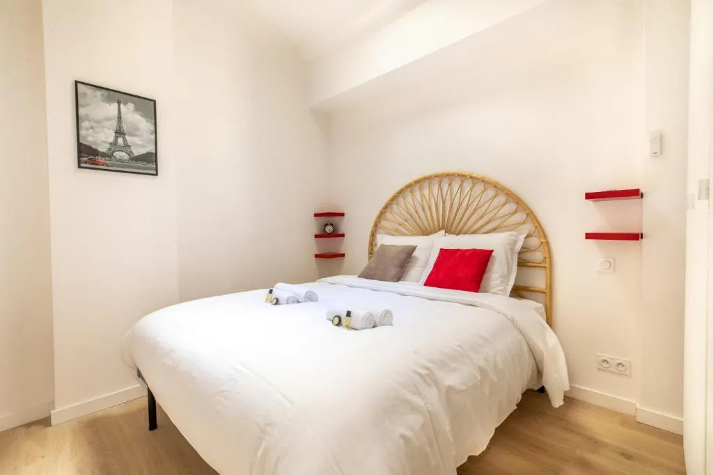 GuestReady - Cozy 2Bedroom Apartment in PARIS - BASTILLE up to 6 guests!, Paris, France