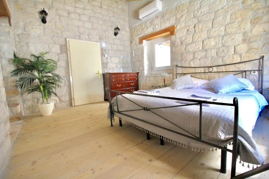 Spacious Town House in the centre of historic Trogir, Centola, Croatia