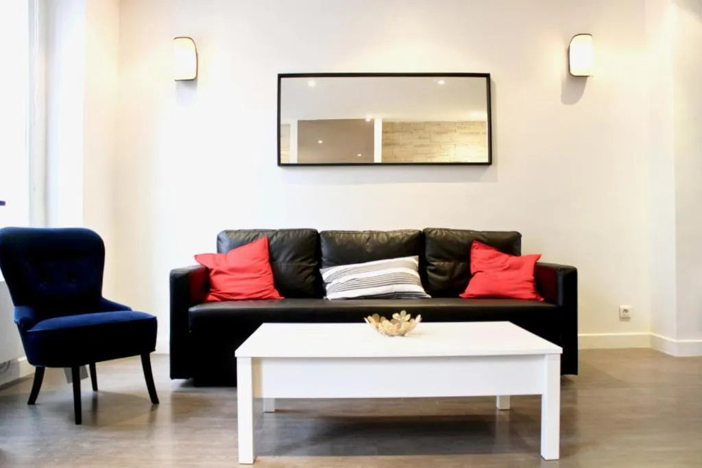 Cozy apt renovated at CANAL SAINT MARTIN, Paris, France