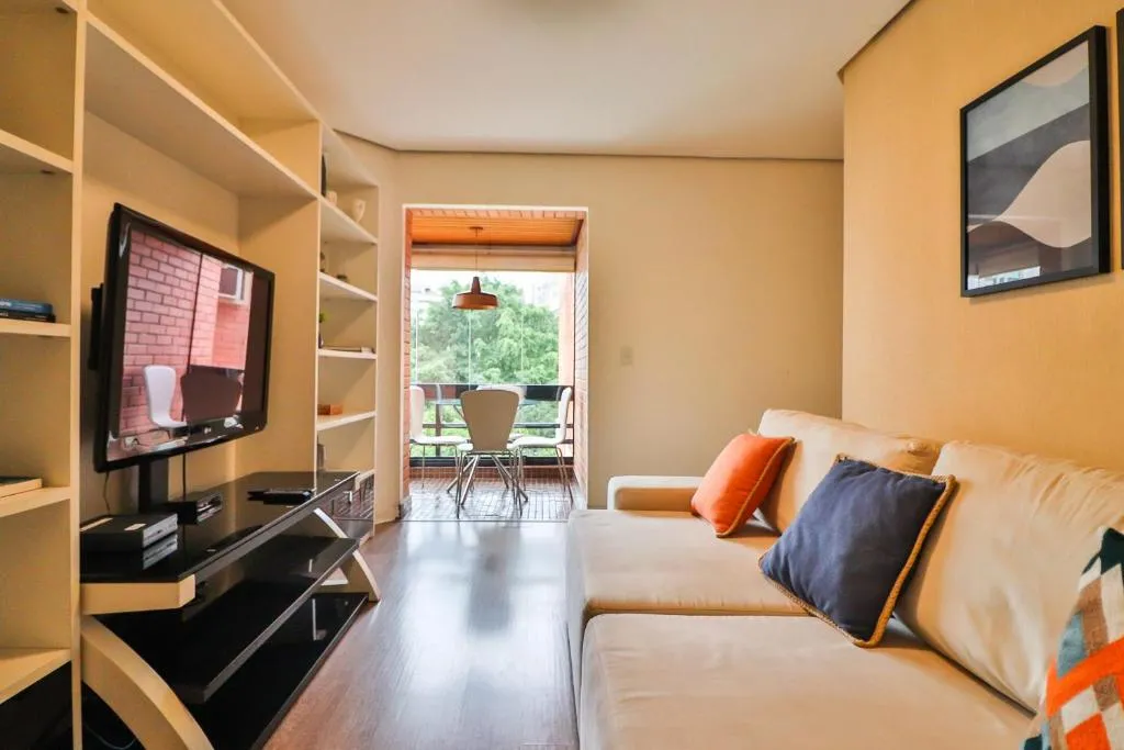 TI53 Apartamento charmoso com varanda no Itaim, Sao Paulo, Brazil