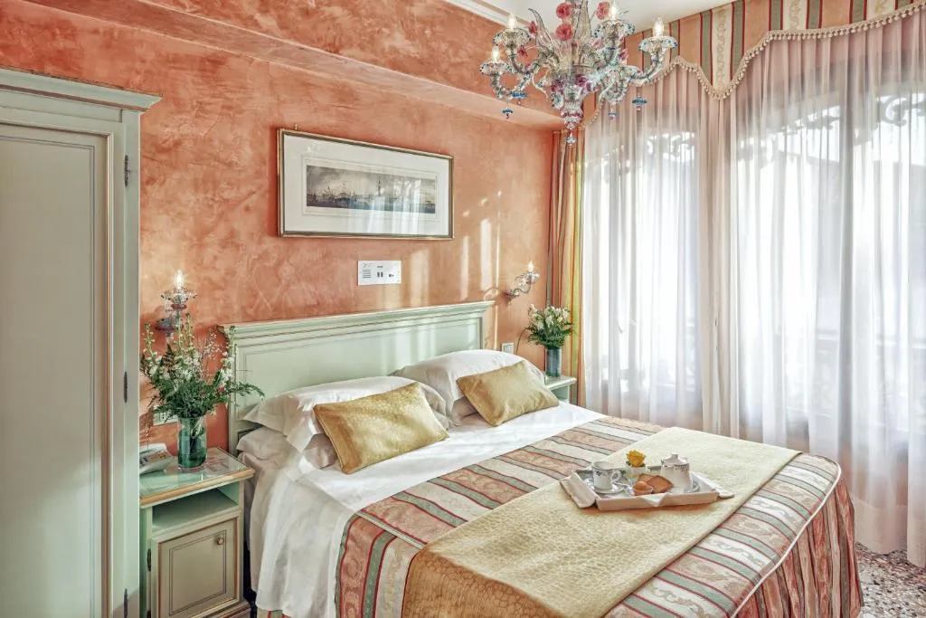 Hotel Firenze, Venice, Italy