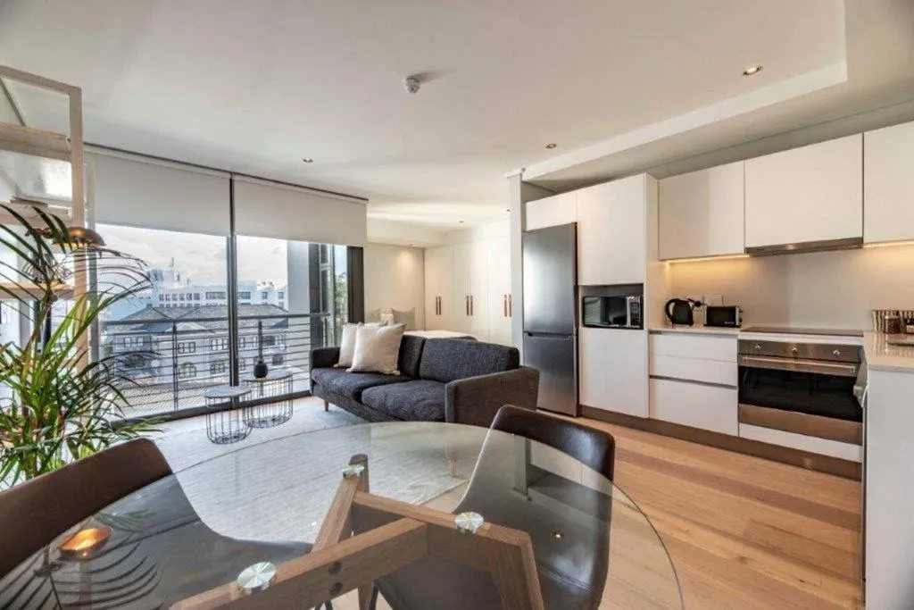 Bantry Bay apartment- Seapoint at its best, Cape Town, South Africa