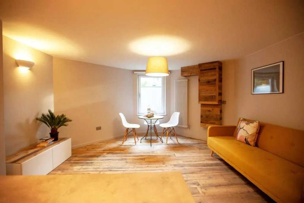 SPRING HOUSE (B), Manchester, Marea Britanie
