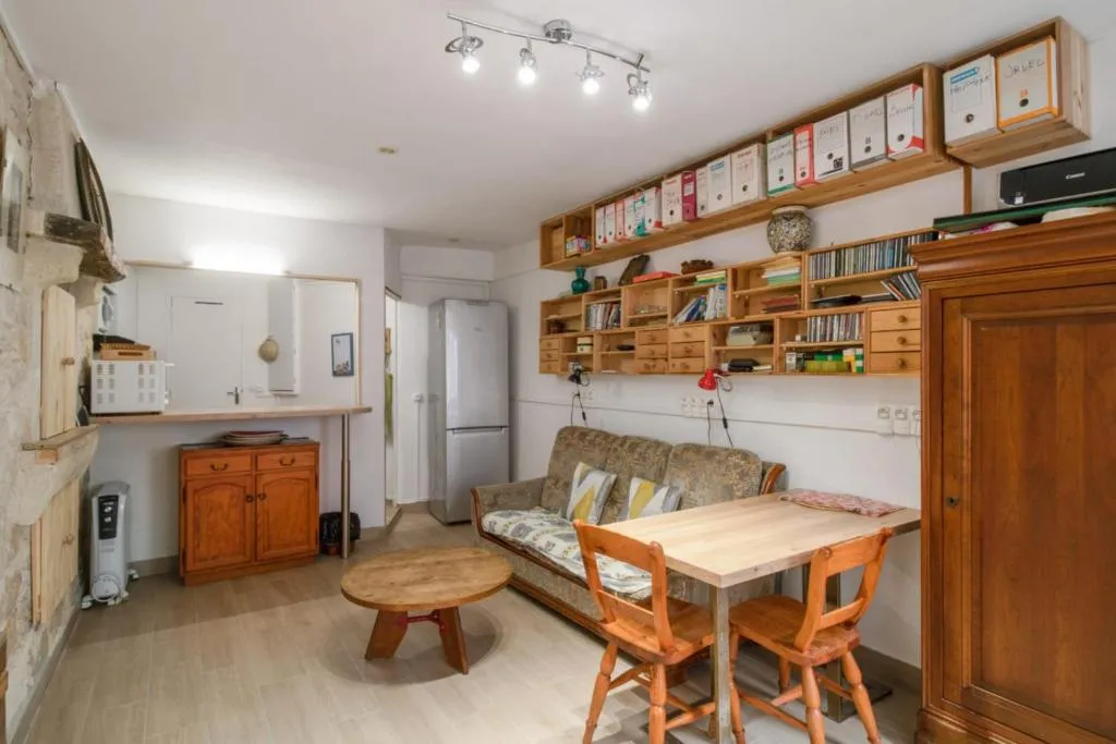 Apartment in the Oberkampf district in the heart of Paris Welkeys, Paris, Franţa