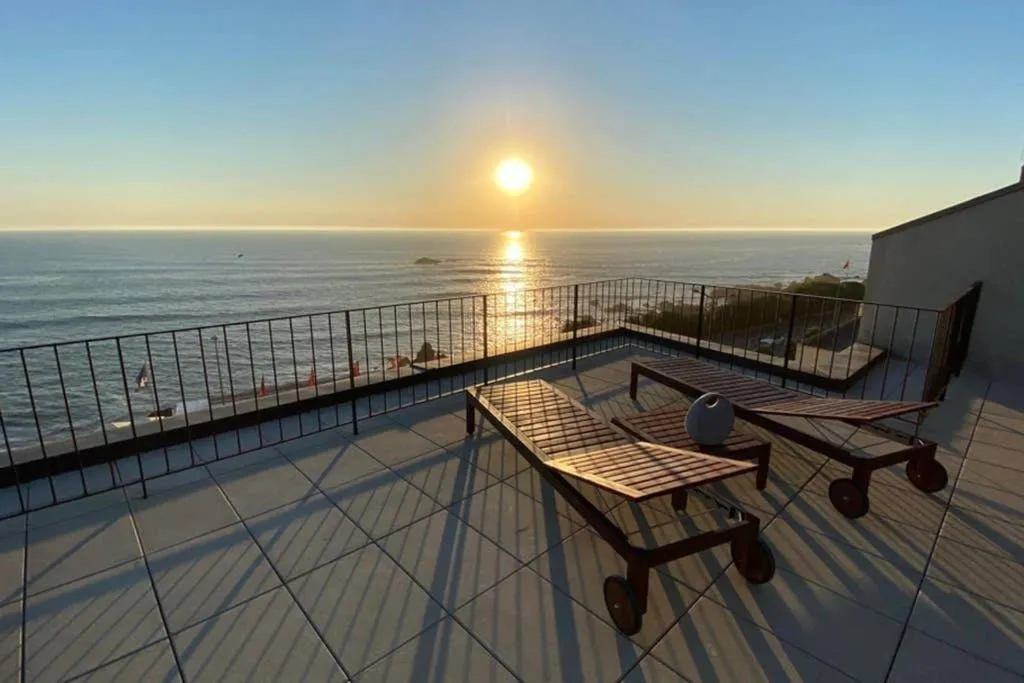 BOUTIQUE Rentals- ATTICO Luxury Design-Ocean views, Porto, Portugalia