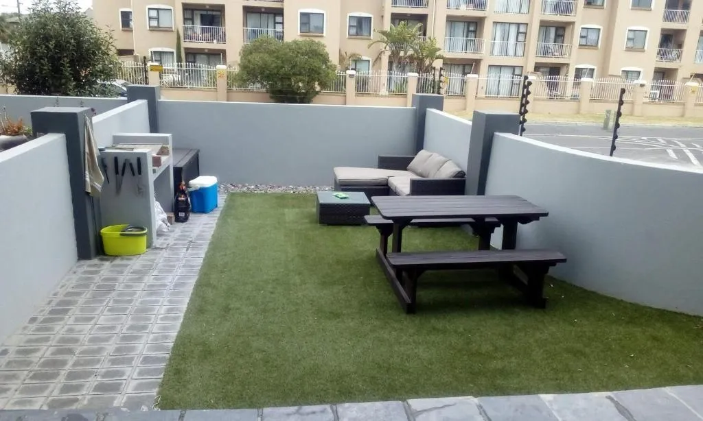 Cosy Flat Near Kite Surf Beach in Blouberg, Cape Town, South Africa