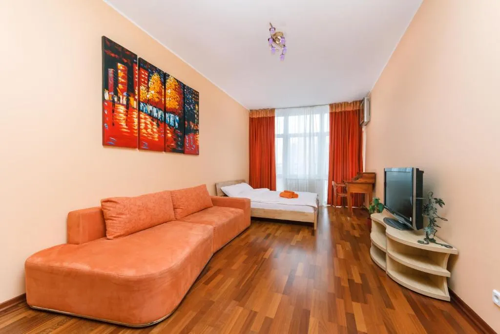 1 bedroom apartment at riverside. Obolonskaya embankment., Kiev, Ucraina