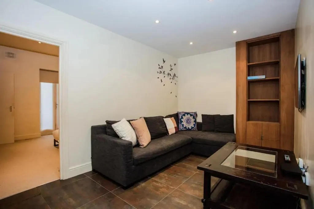 Modern 2 Bedroom Flat in Maida Vale, Londra, Marea Britanie