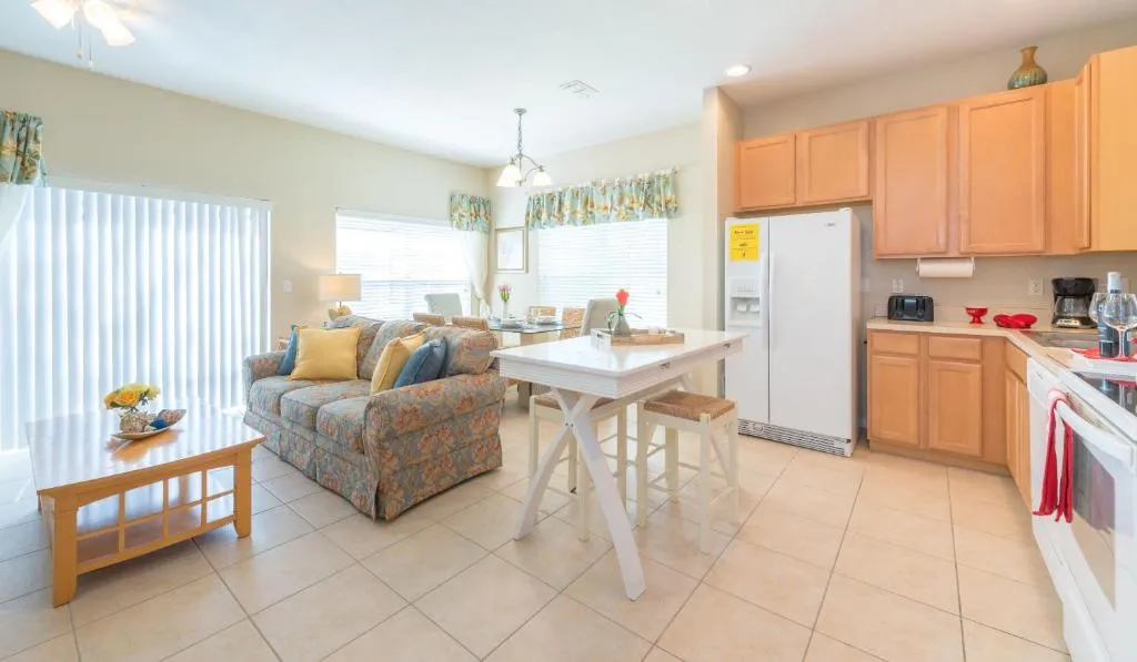 Near Disney 3BR Family Mansion - Hot Tub, Parking and More, Kissimmee, United States