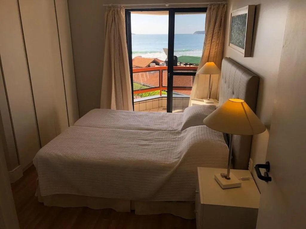 Apartamento Pé na Areia - Frente Mar, Florianópolis, Brazilia