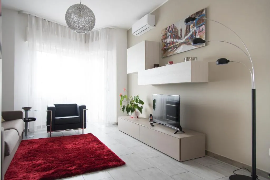 Design 2 Bedrooms Apartment with Balcony, Milano, Italia