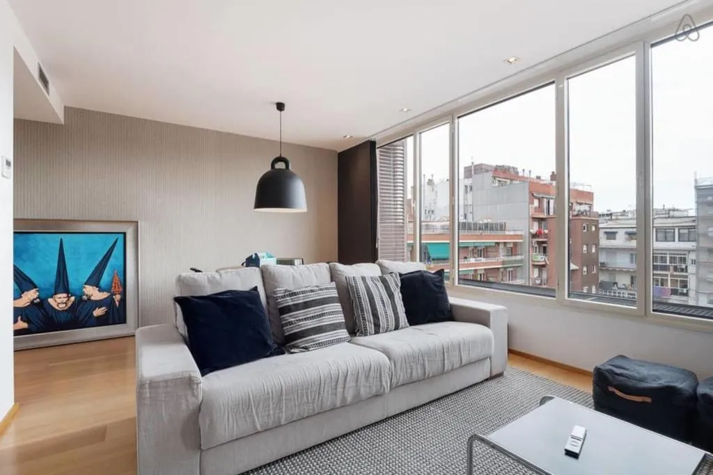 Stunning 2Bed2Bath in Eixample two minutes to tube, Barcelona, Spain
