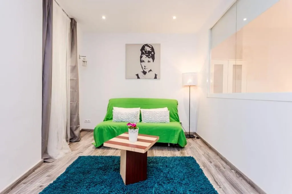 Cosy 3Bed Flat in historical Born, 7mins to metro, Barcelona, Spain