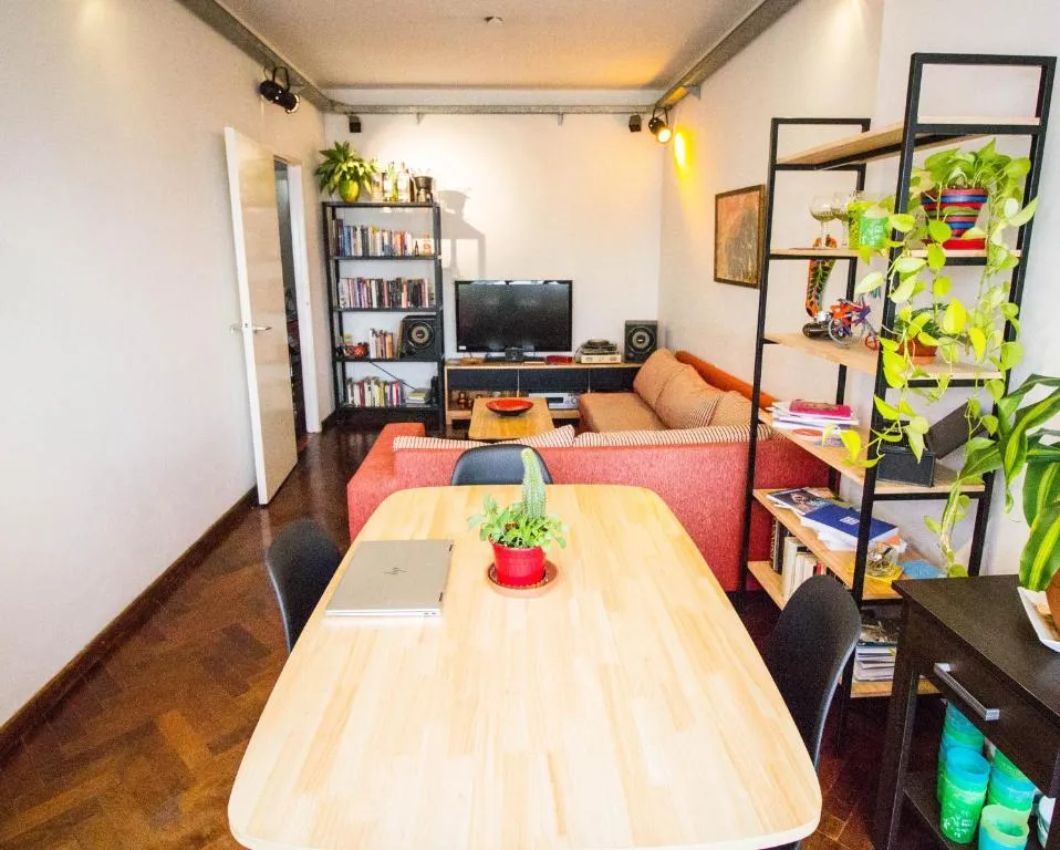 Departamento. Amplio y luminoso en Caballito, Buenos Aires, Argentina