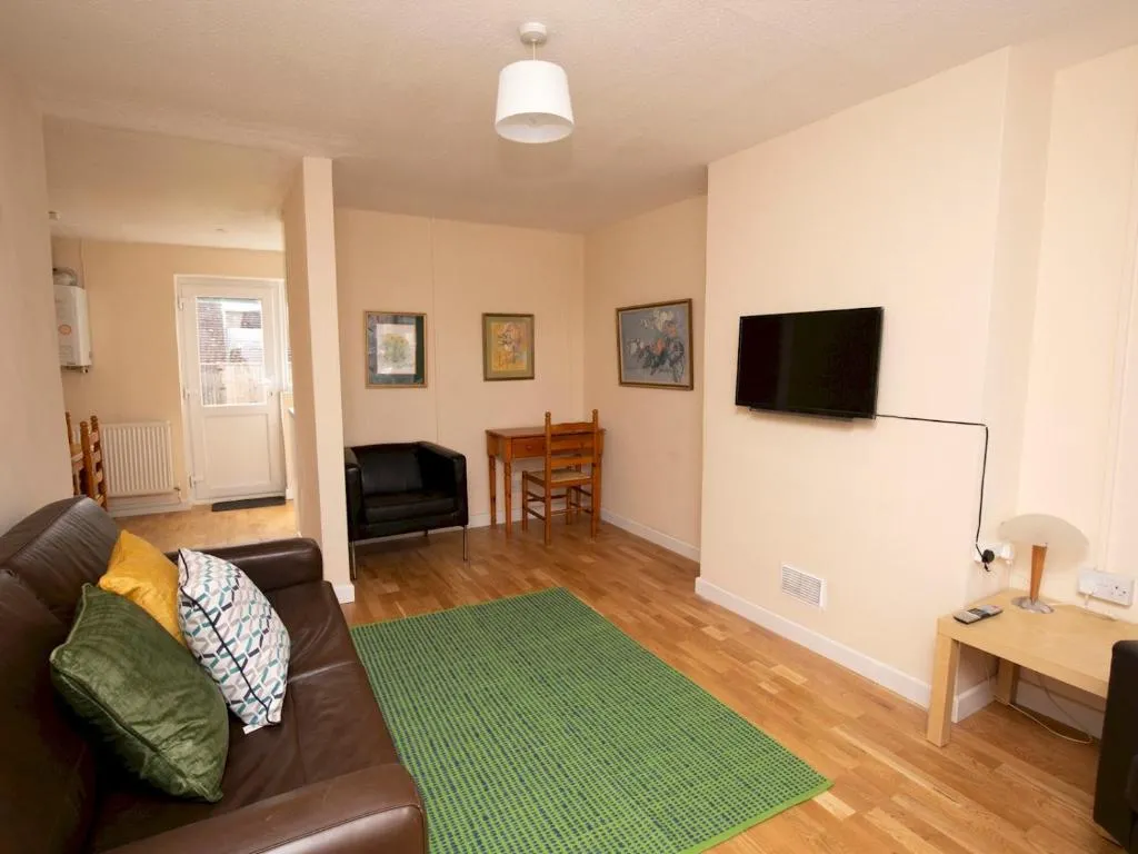 Oxford 2 Bed Garden Home and Street Parking, College Corner, United Kingdom