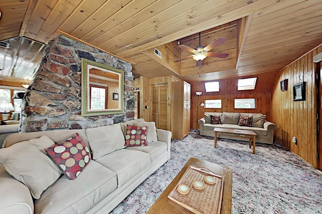 All-Season Getaway Near Lake, Ski Resorts, Village home, Big Bear Lake, Statele Unite ale Americii