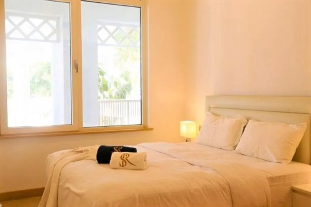 Stunning Beach front 1 bedroom at the palm, Dubai, Emiratele Arabe Unite