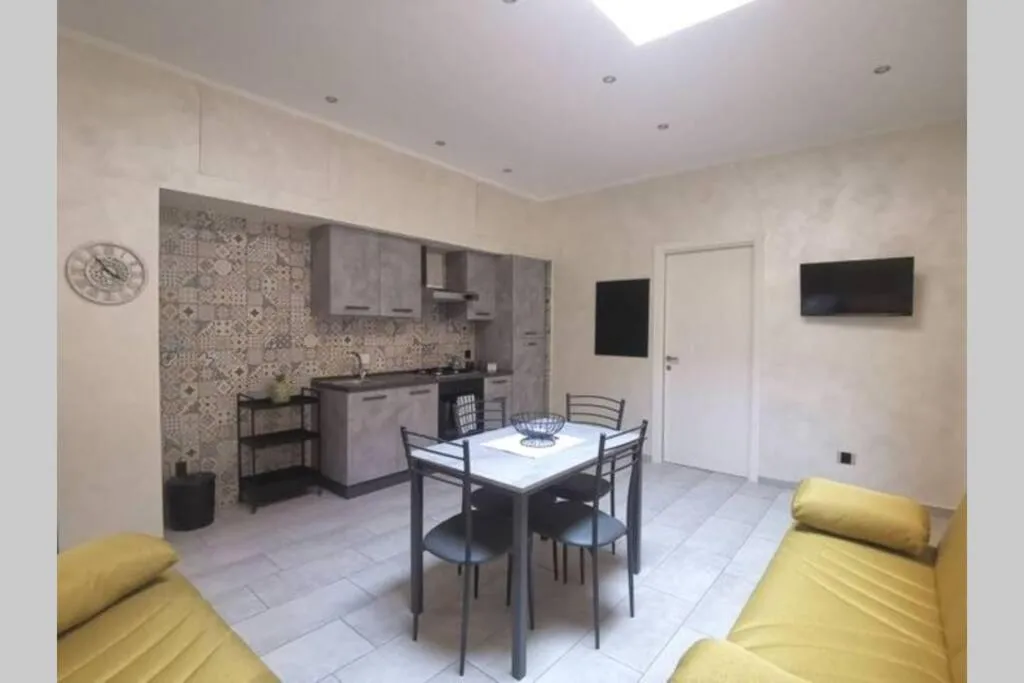 La casa di Augusto a Porta Pia appartamento moderno al centro, Roma, Italia