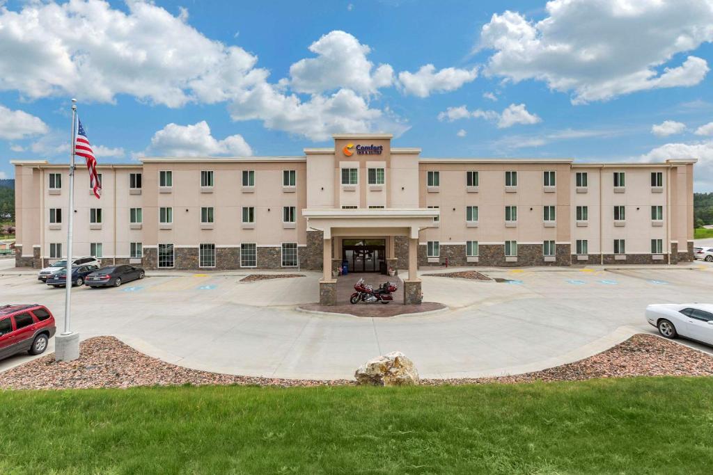 Comfort Inn & Suites Near Mt. Rushmore