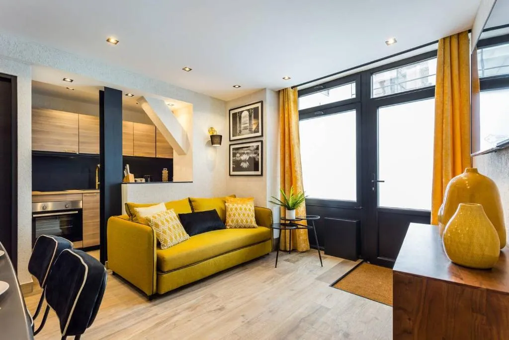 Home Suite Home Panthéon Port-Royal 2BR, Paris, France