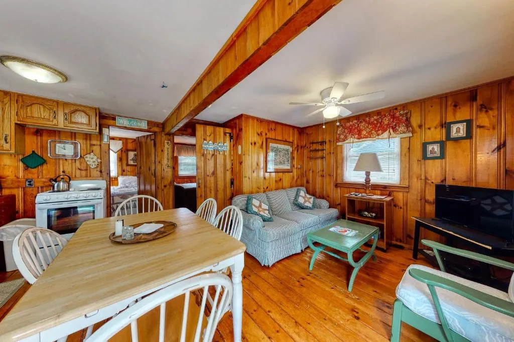 Otis Cottages, Avon Valley, United States