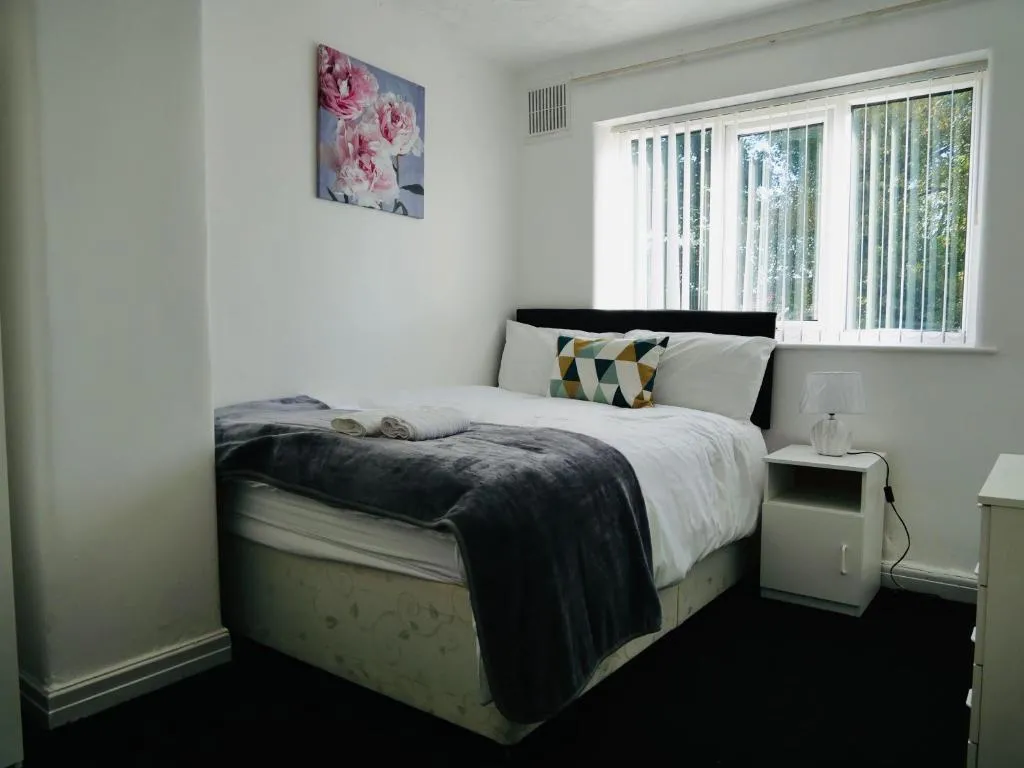Reddish comfort house, Manchester (CT), United Kingdom