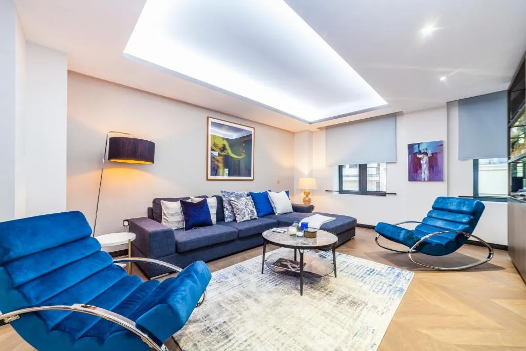 Golden Square Luxurious High End Apt, next to Piccadilly Circus, Londra, Marea Britanie