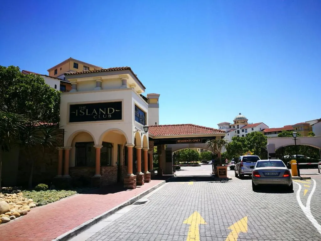 Cape Grandeur Island Club 2 Bedroom, Cape Town, South Africa