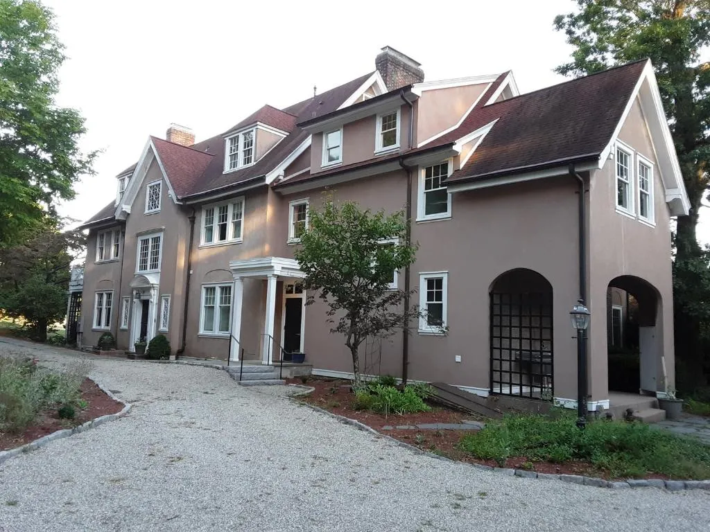 Wedgeway Bed & Breakfast, Manchester (CT), United States