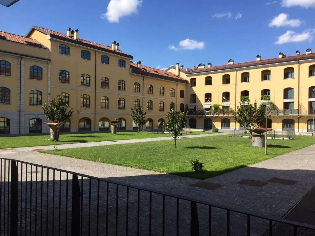 Sails & boats Navigli big apt & easy parking & green, Comasina, Italy