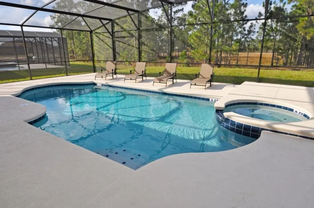 Beautiful Pool, Spa & Game Room Home Near Theme Park! home, Davenport, United States