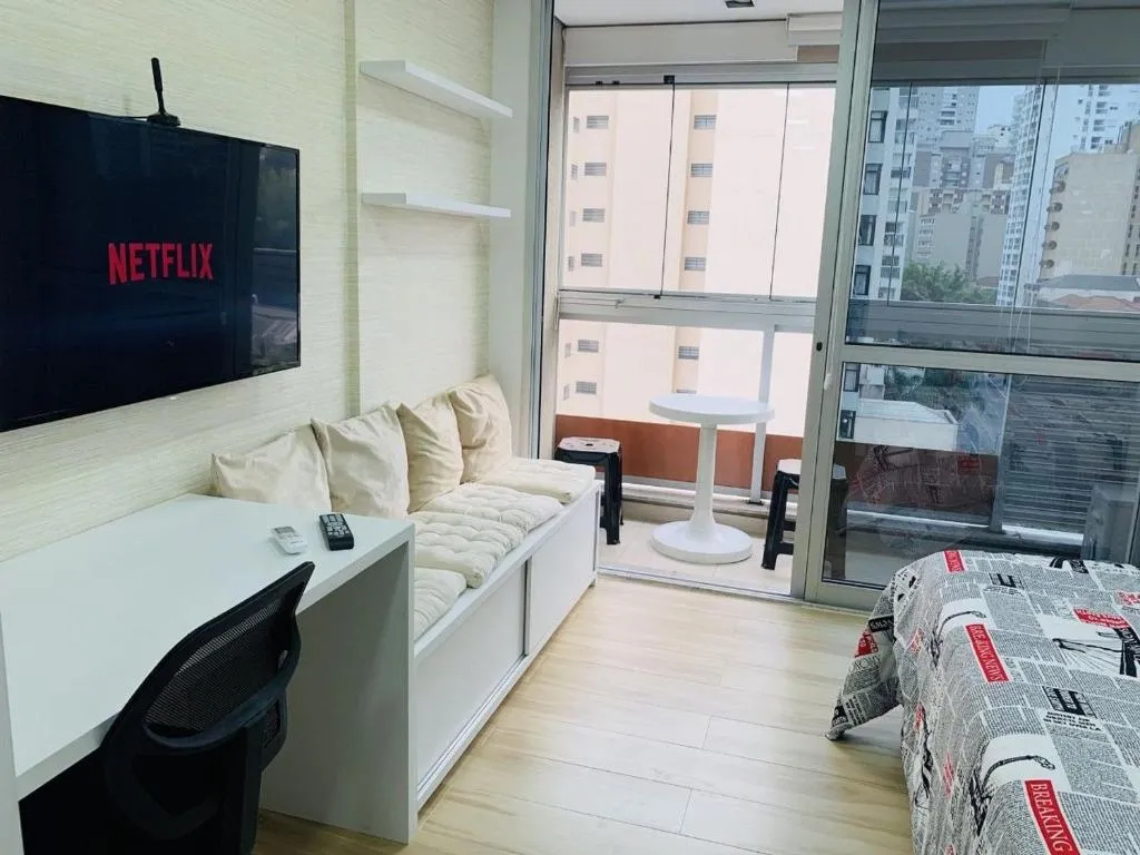 Studio c/garagem prox Hosp Sirio Libanes cd705, Sao Paulo, Brazil