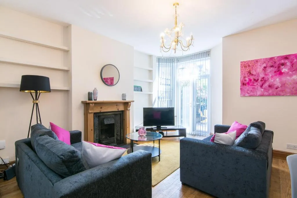 Lovely, Spacious & Inviting 5bed House w/ Parking - Redcliffe House, Nottingham, Marea Britanie