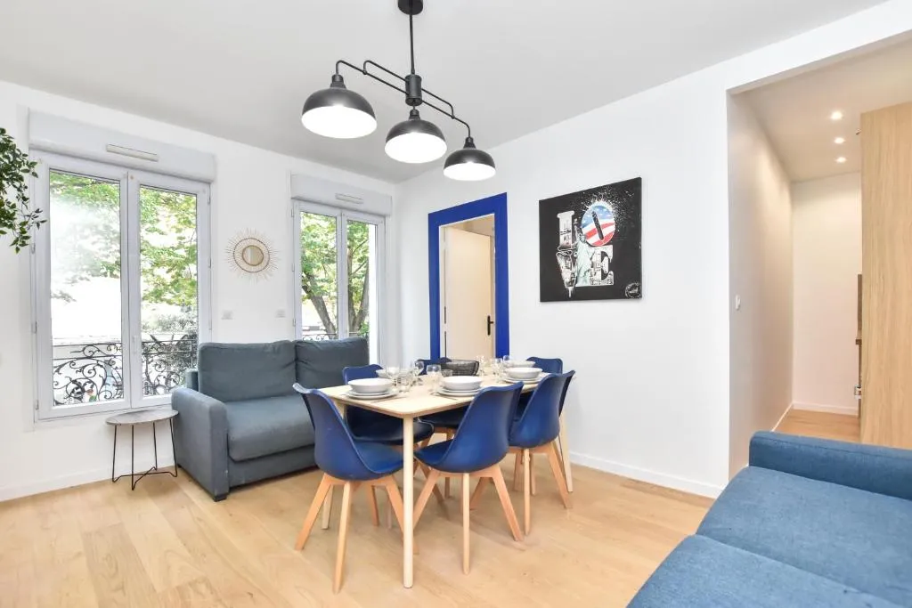CMG Place Saint Fargeau 1, Paris, France
