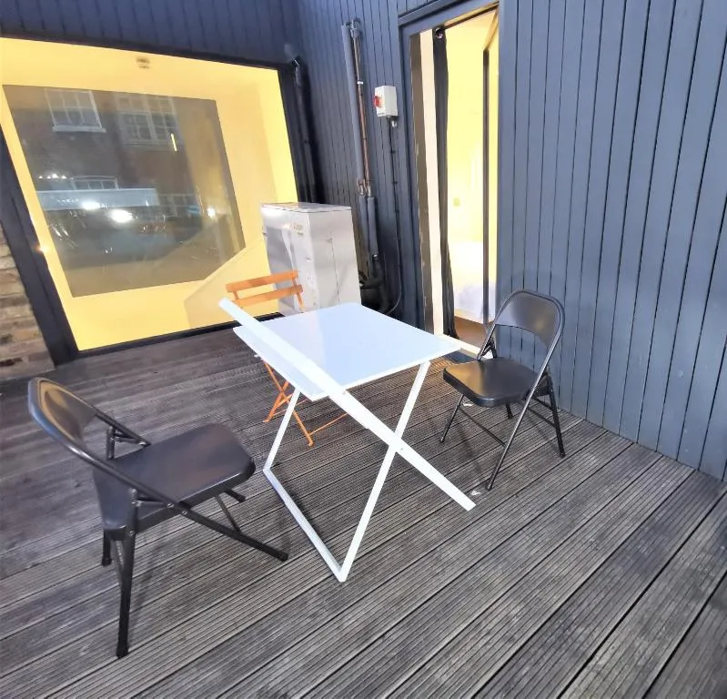 (3c) Double Room with Balcony and En-suite, London, United Kingdom