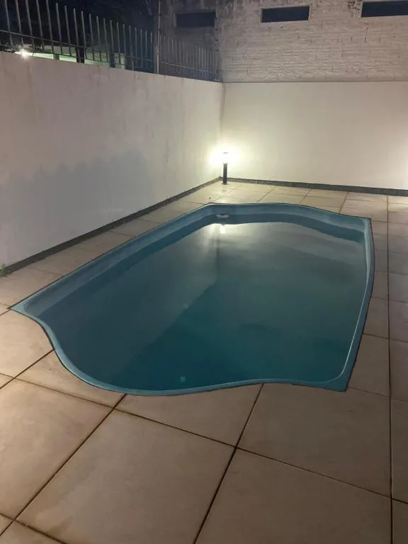 Casa com piscina 04 quartos e 03 banheiros, Florianópolis, Brazilia