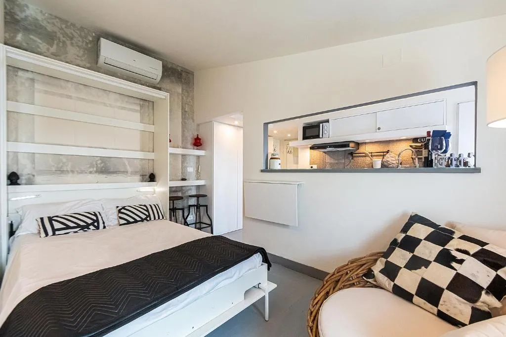 Attichino Loft in Florence Near Station, Florența, Italia