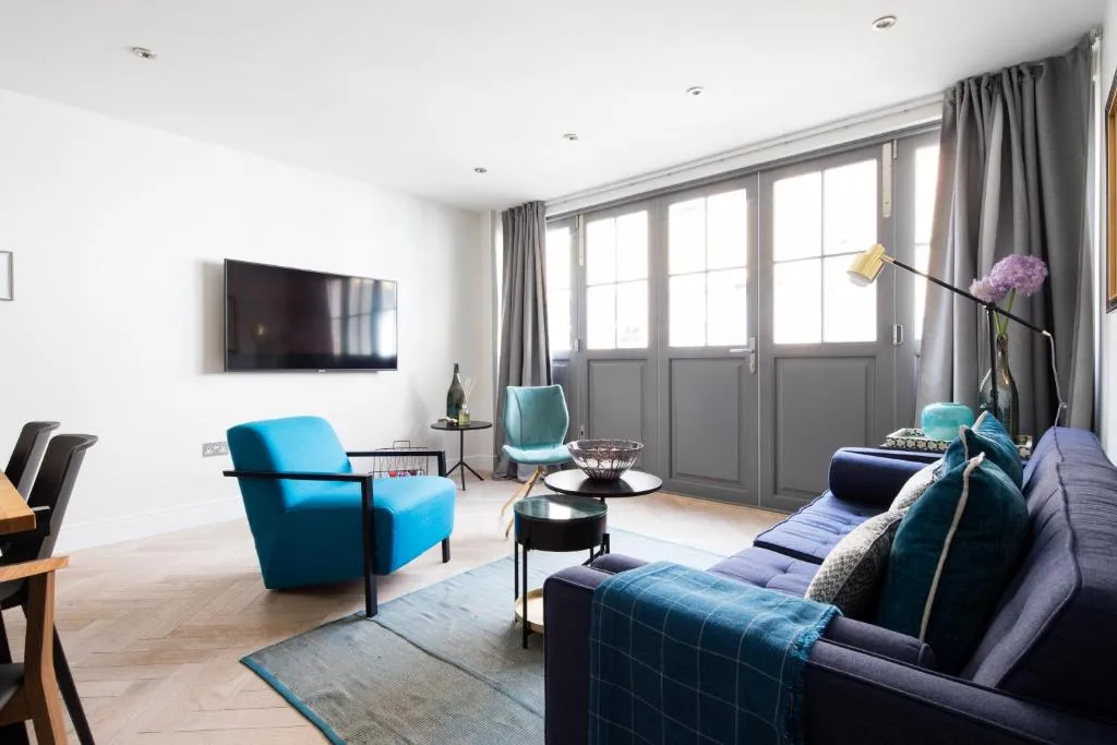 Rainsford Mews, Londra, Marea Britanie