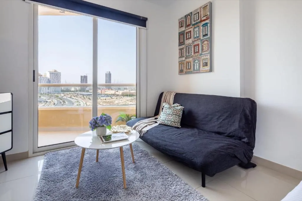 Frank Porter - Lakeside, Alantos, United Arab Emirates