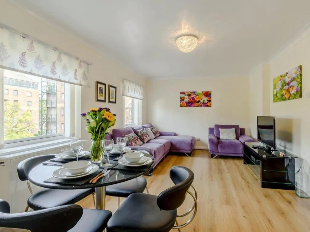 Riverside Apartment, Avon Valley, United Kingdom