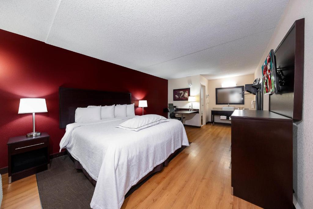 Red Roof Inn PLUS+ Huntsville – Madison