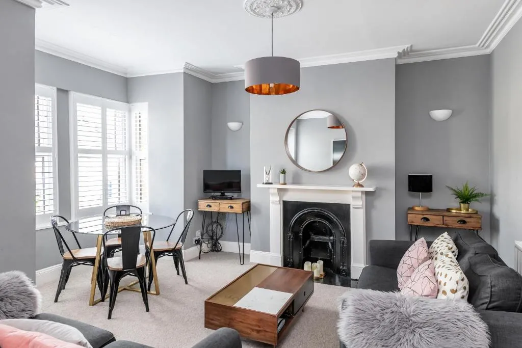 Modern & Spacious 2 Bedroom Maisonette, Bath, Marea Britanie