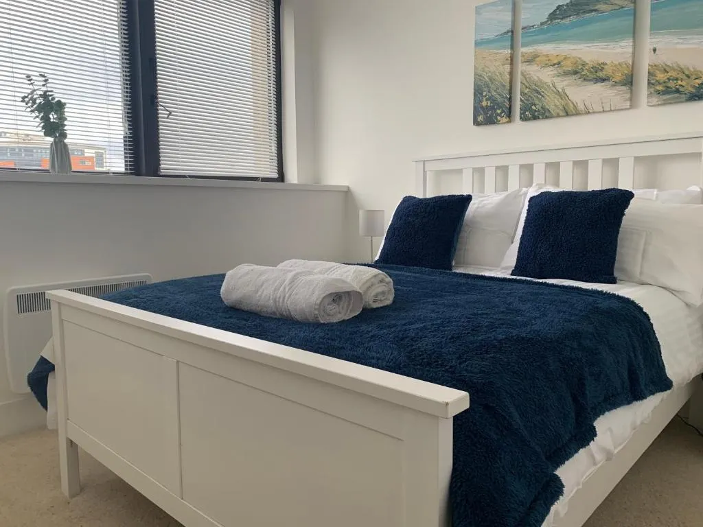 Reading Town Centre Apartment with Free Car Park by Shepherd Serviced Apartments, Reading, Marea Britanie