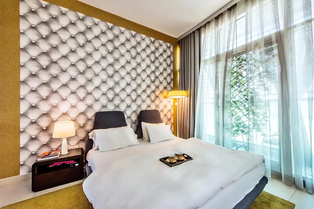 Large, Private, Peaceful Family Studio With Private Parking, Alantos, United Arab Emirates