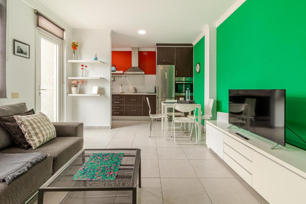 Zona de estar de Nice Canteras - 2BDR + WiFi + Balcón