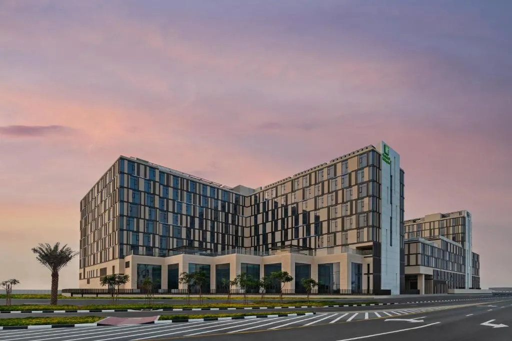 Staybridge Suites Dubai Al-Maktoum Airport, Alantos, United Arab Emirates