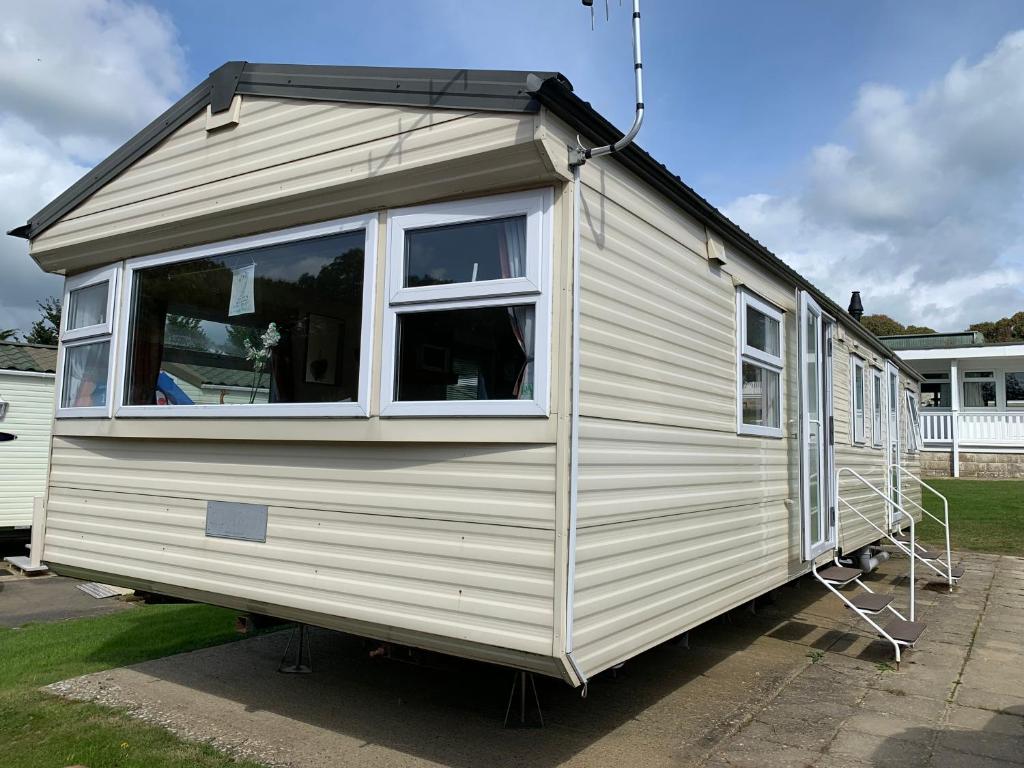 3 Bedroom Caravan CU2, Whitecliff Bay, Bembridge, Isle of Wight