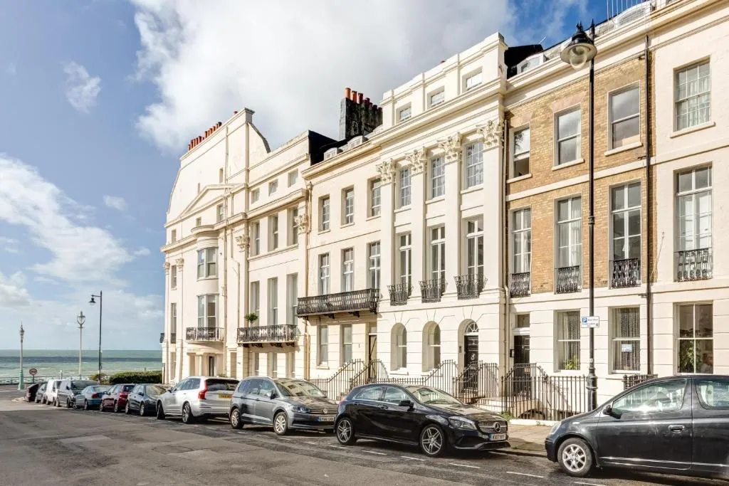 Luxury Mansion Townhouse with Private Cinema, sleeps up to 18, Brighton and Hove, United Kingdom
