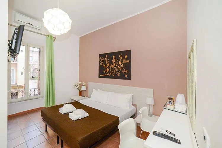 Be First B&B, Roma, Italy
