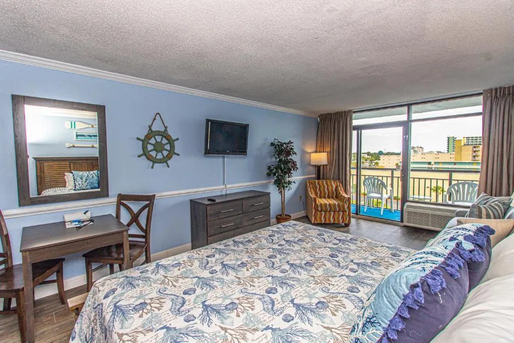 Oceanview King Suite - Fully Updated! - Landmark Resort 715 - Great Views! Sleeps 4, Murrells Inlet (SC), United States